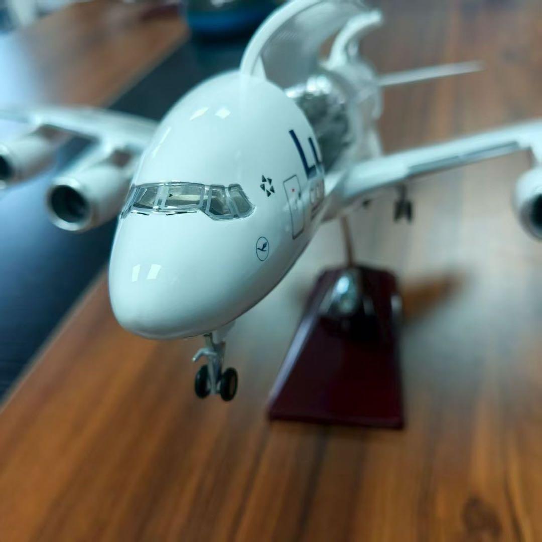 1/160 A380 ルフトハンザ 内部可視 LED付 組立式 空港マット付