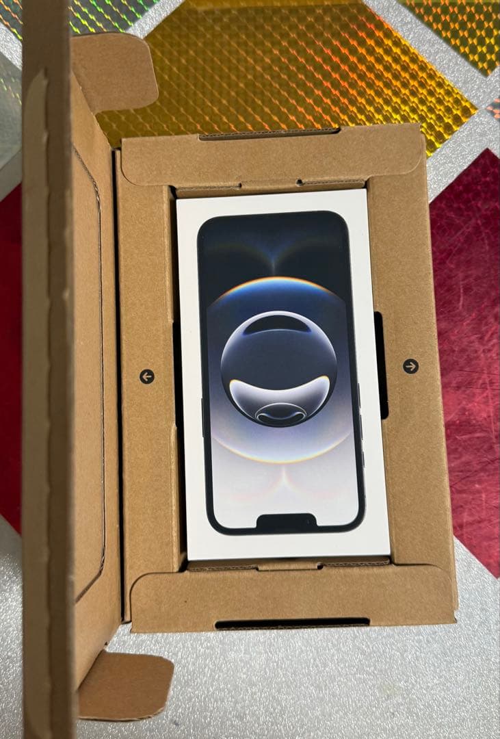 Apple iPhone 16e ブラック