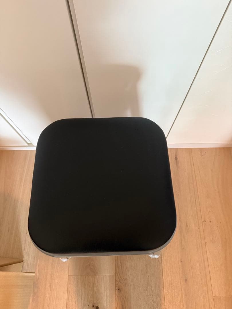 LYON FACTORY STOOL&CUSHION クッション付き2個分の値段