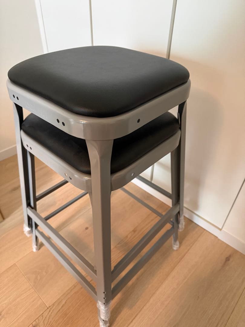 LYON FACTORY STOOL&CUSHION クッション付き2個分の値段