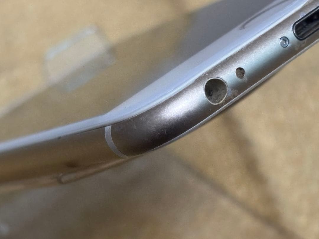 Apple iPhone6s 64GB SIMフリー バッテリー新品交換