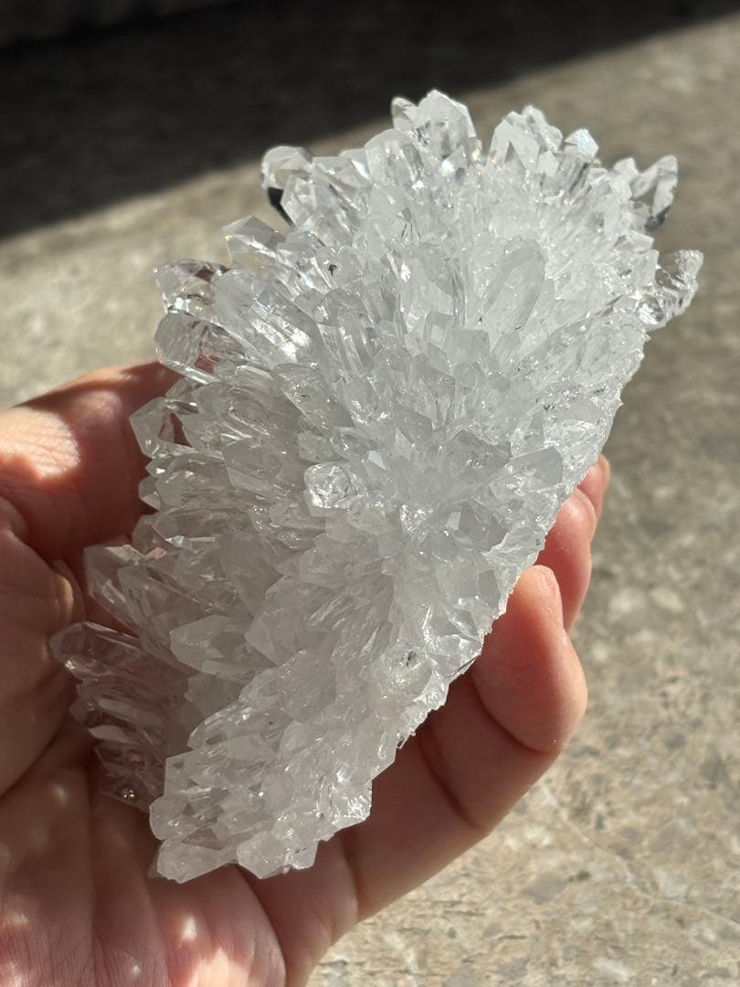 中国四川省産　菊花水晶クラスター　純白　キラキラ　477g