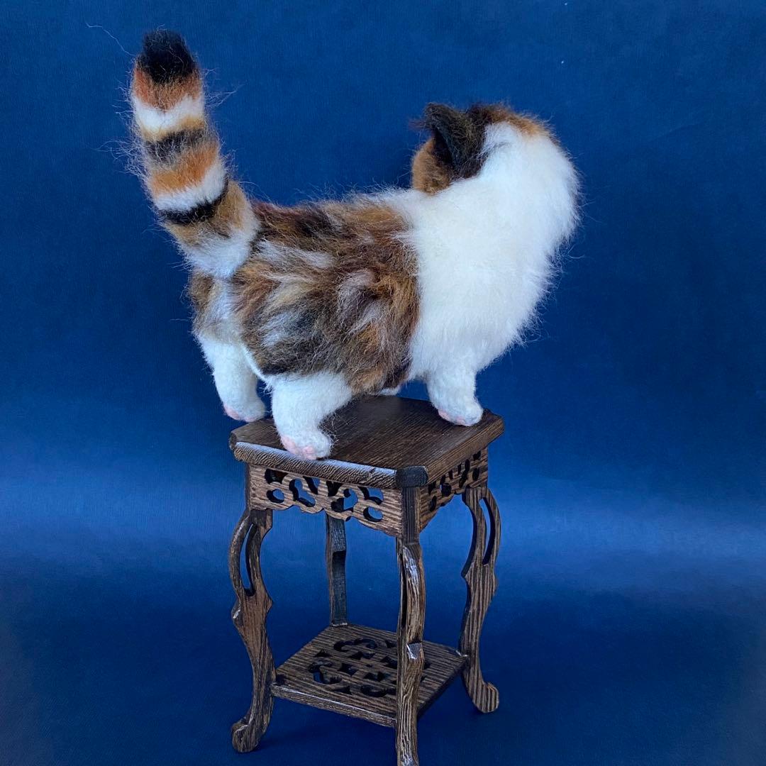 羊毛フェルト猫　全身タイプ　リアル可愛い三毛のエキゾチックショートヘア