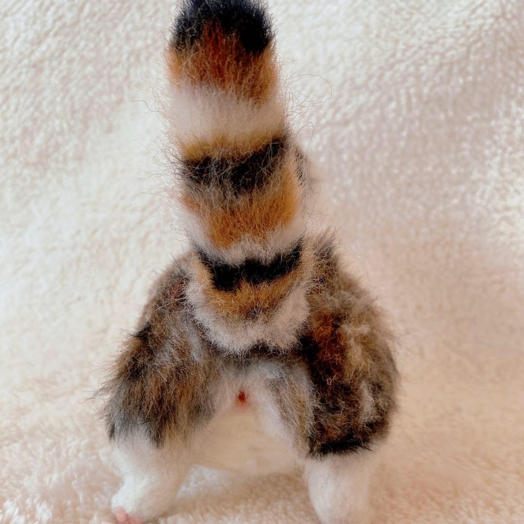 羊毛フェルト猫　全身タイプ　リアル可愛い三毛のエキゾチックショートヘア