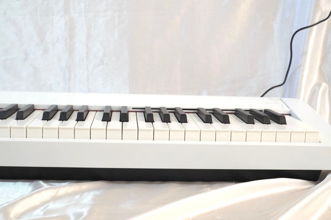 CASIO Privia PX-S1100WE ホワイト 88鍵 電子ピアノ