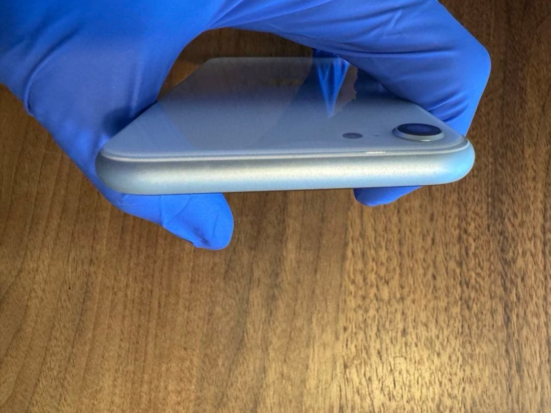 Apple iPhone SE (第2世代) 128GB 本体　おまけ付