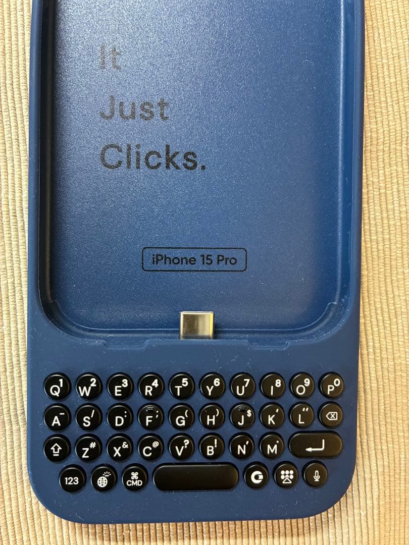 iPhoneアクセサリー Clicks Keyboard for iPhone 15 Pro