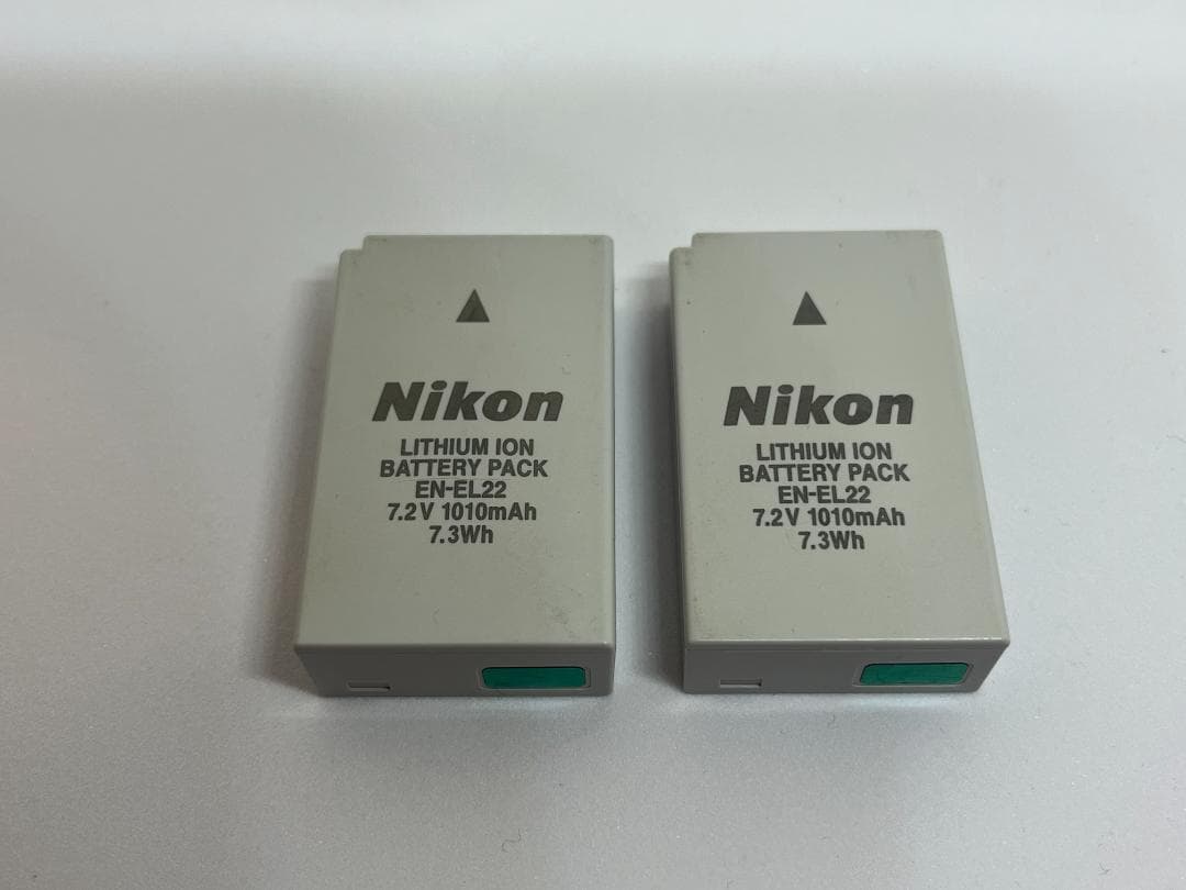 ニコン　Nikon1 J4 ミラーレス一眼　ホワイト 標準レンズ　 動作確認済み