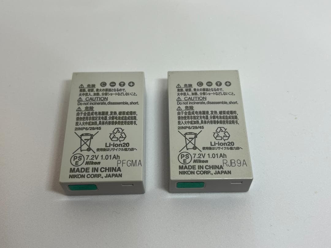 ニコン　Nikon1 J4 ミラーレス一眼　ホワイト 標準レンズ　 動作確認済み