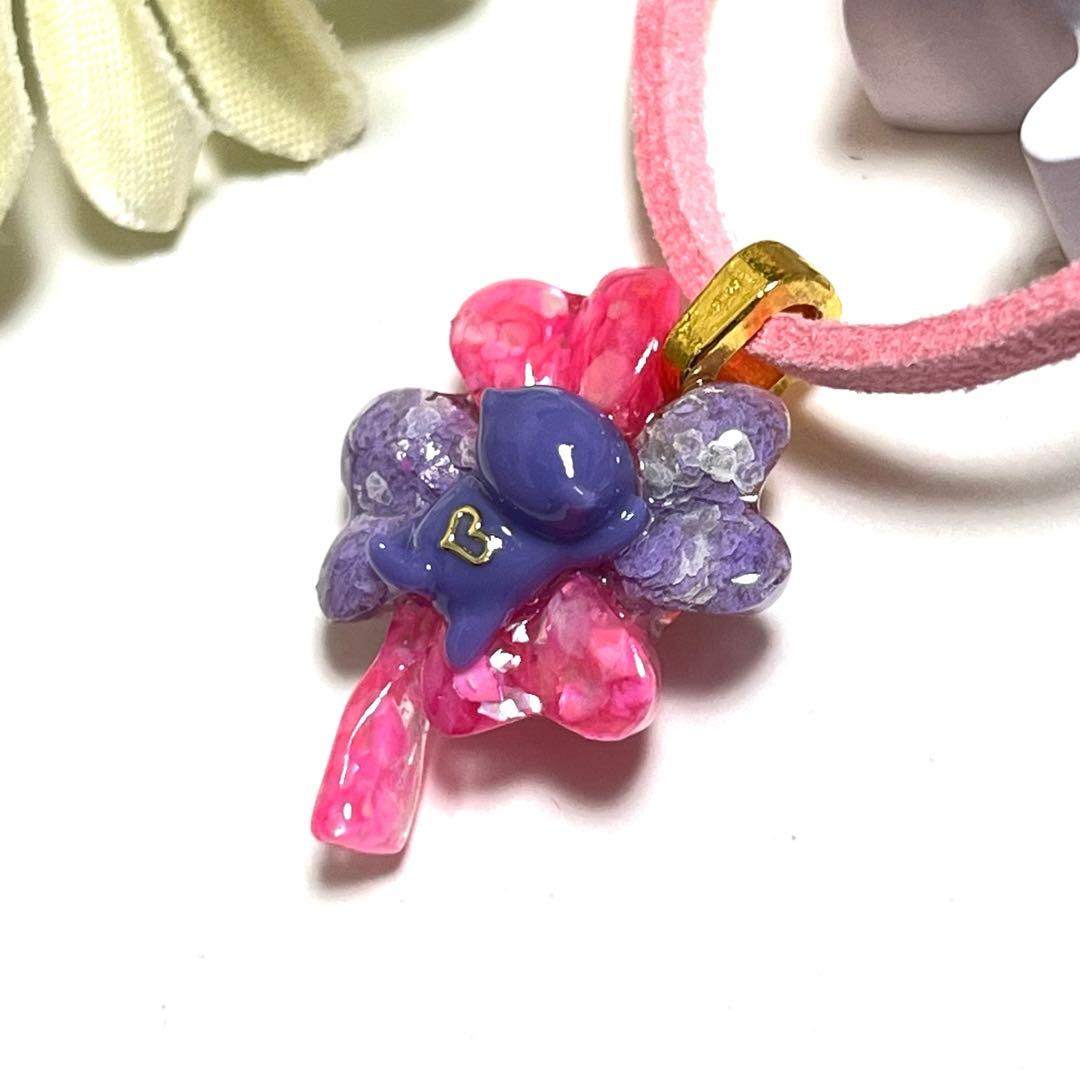 ニッキー様お取り置きです。Ｎｏ．40 クローバー 猫 ペンダント レジン