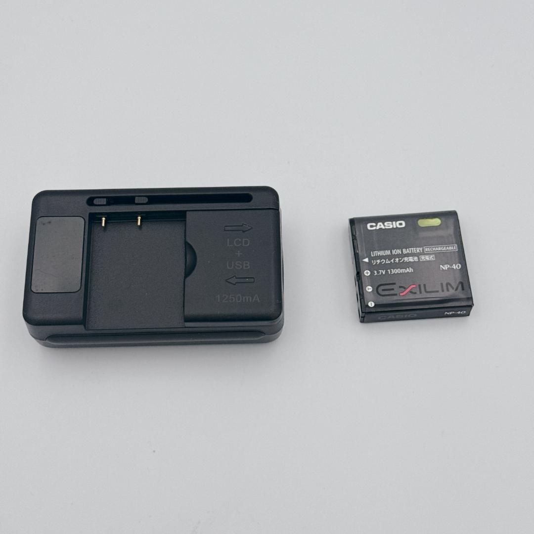 【美品】CASIO EXILIM デジタルカメラ EX-Z200 レッド