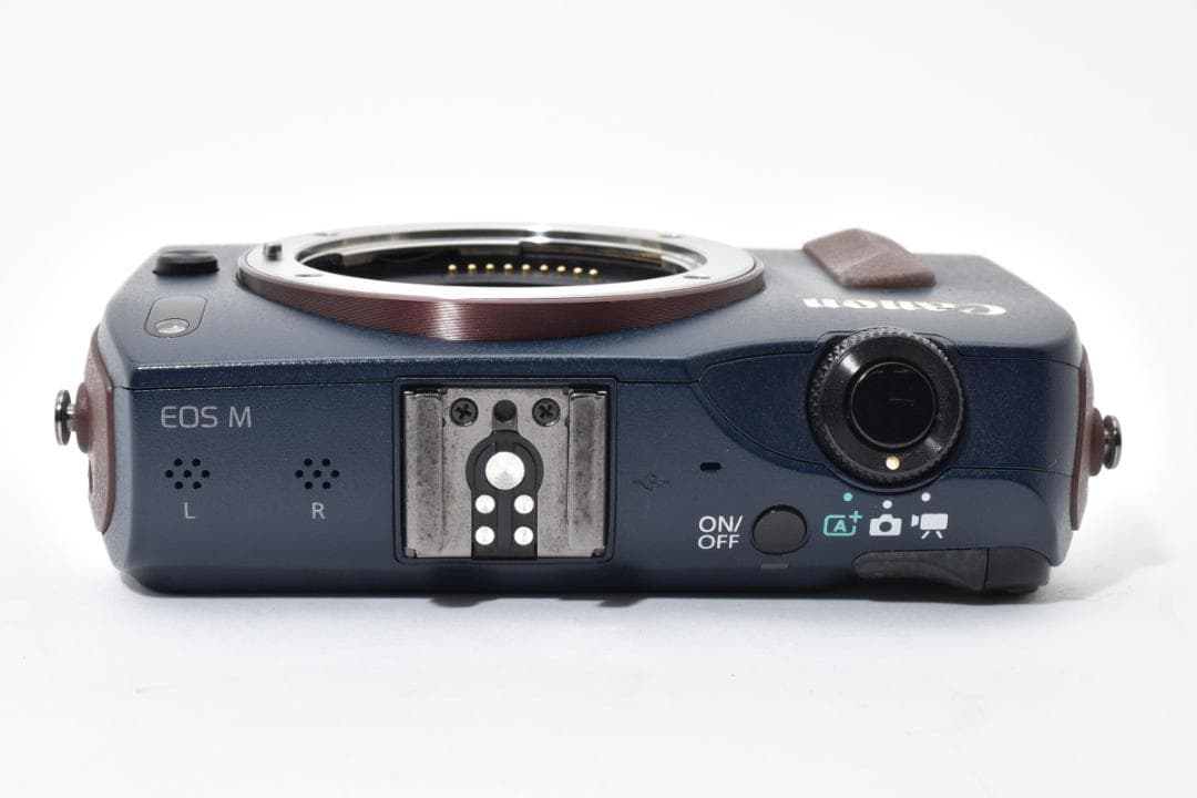 ★極上品★キヤノン EOS M ベイブルー 元箱付き #1507