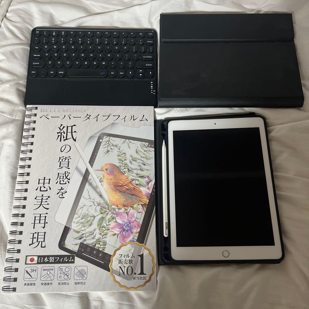 ホワイト iPad 本体 + ブラックカバー + Bluetoothキーボード