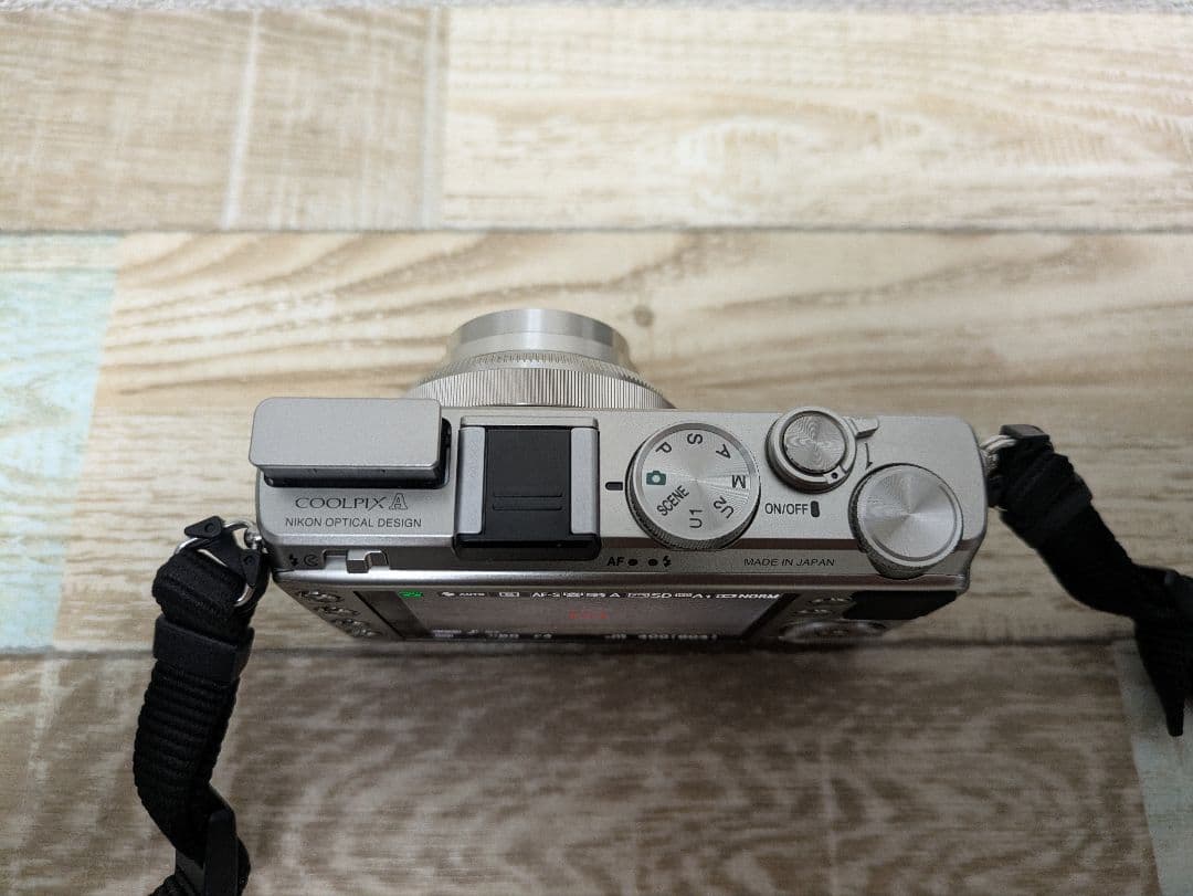 Nikon　COOLPIX　A　DXフォーマット　シルバー　動作品　綺麗