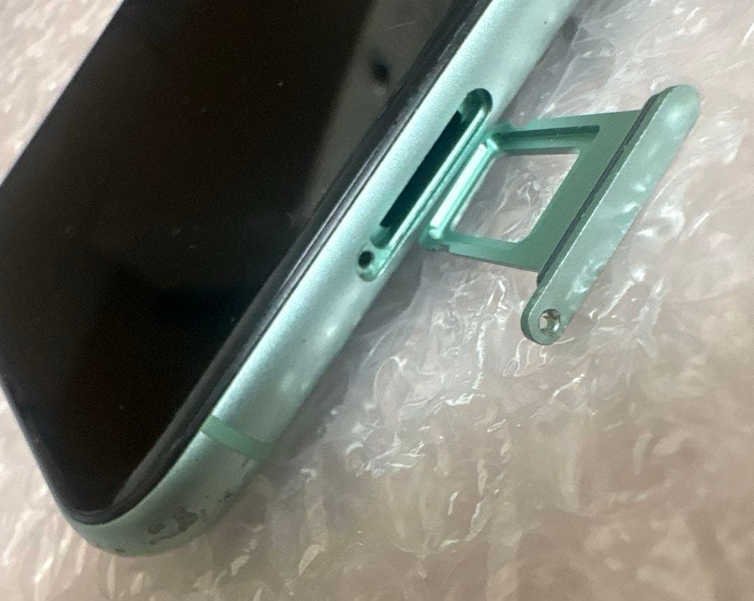 iPhone11 64GB SIMフリー 画面無傷/動作◎/背面ひび有/初期化済