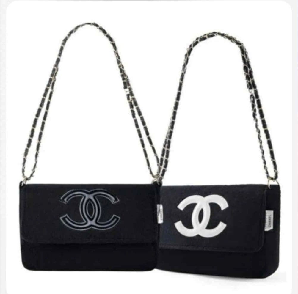 CHANEL ノベルティブラック スエード風 ショルダーバッグ ホワイトロゴ入り