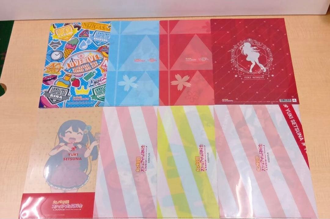 ❶ 虹ヶ咲学園スクールアイドル同好会 クリアファイル 下敷き 大量 まとめ売り