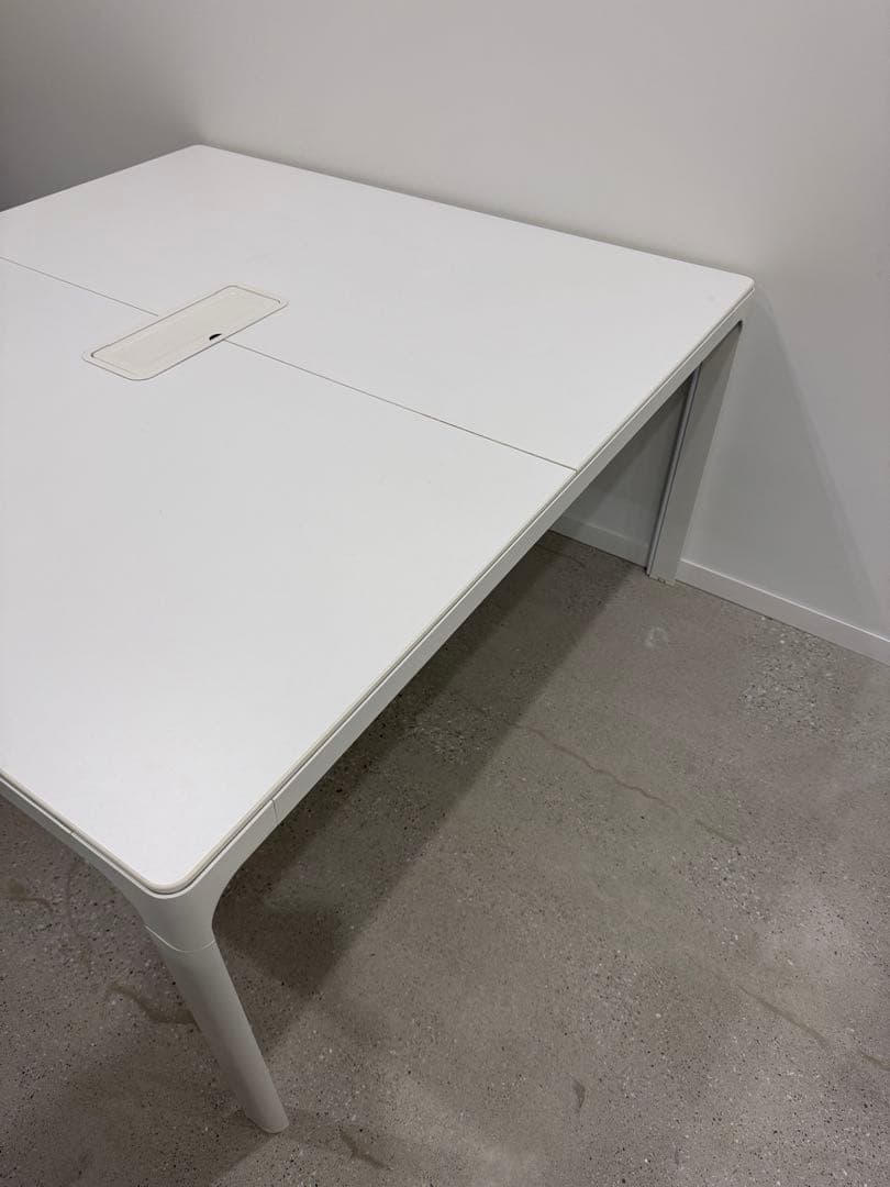 ホワイト 正方形デスク ikea 140cm✖️140cm 引き取り