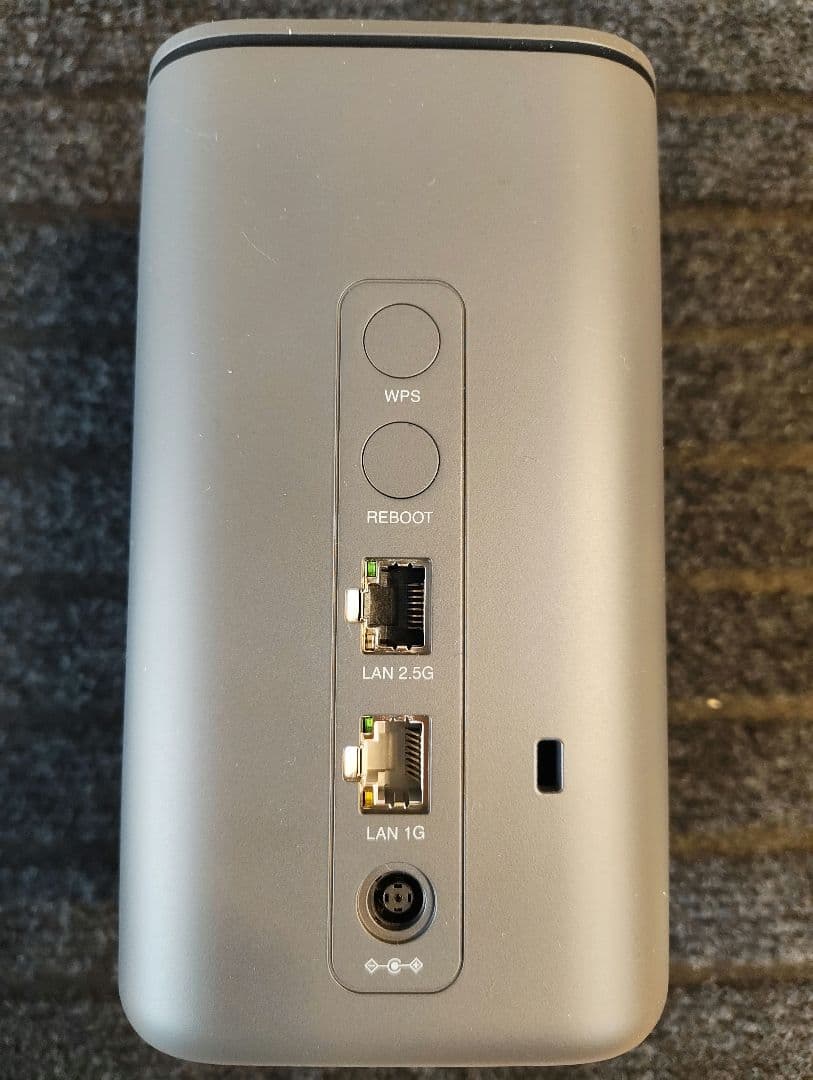 docomo  5G HR02ホームルーター
