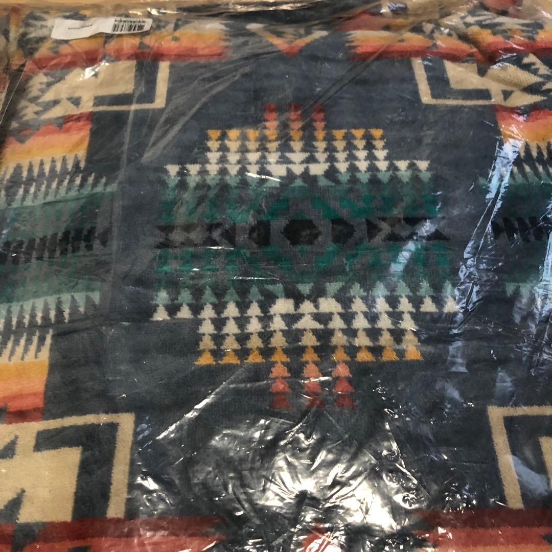▶︎ PENDLETON ペンドルトン【クッション】新品未使用、未開封、タグ付き