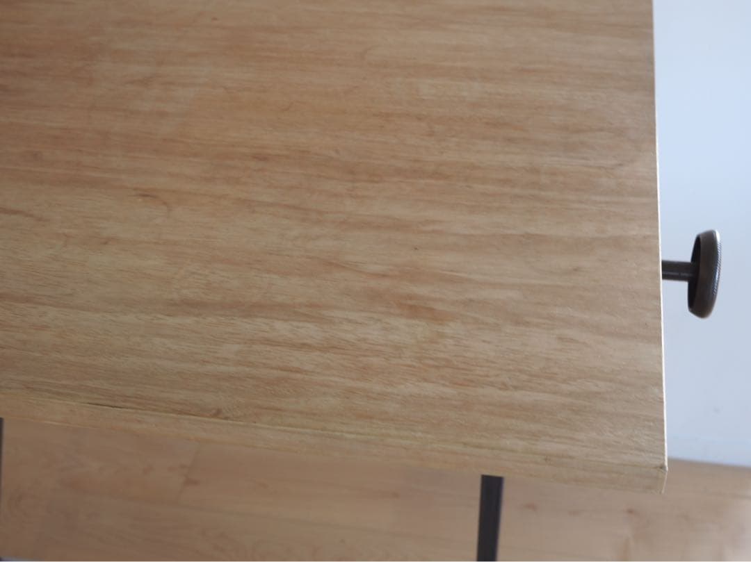 フリソ•クラマー　ドラフティングテーブル&チェア