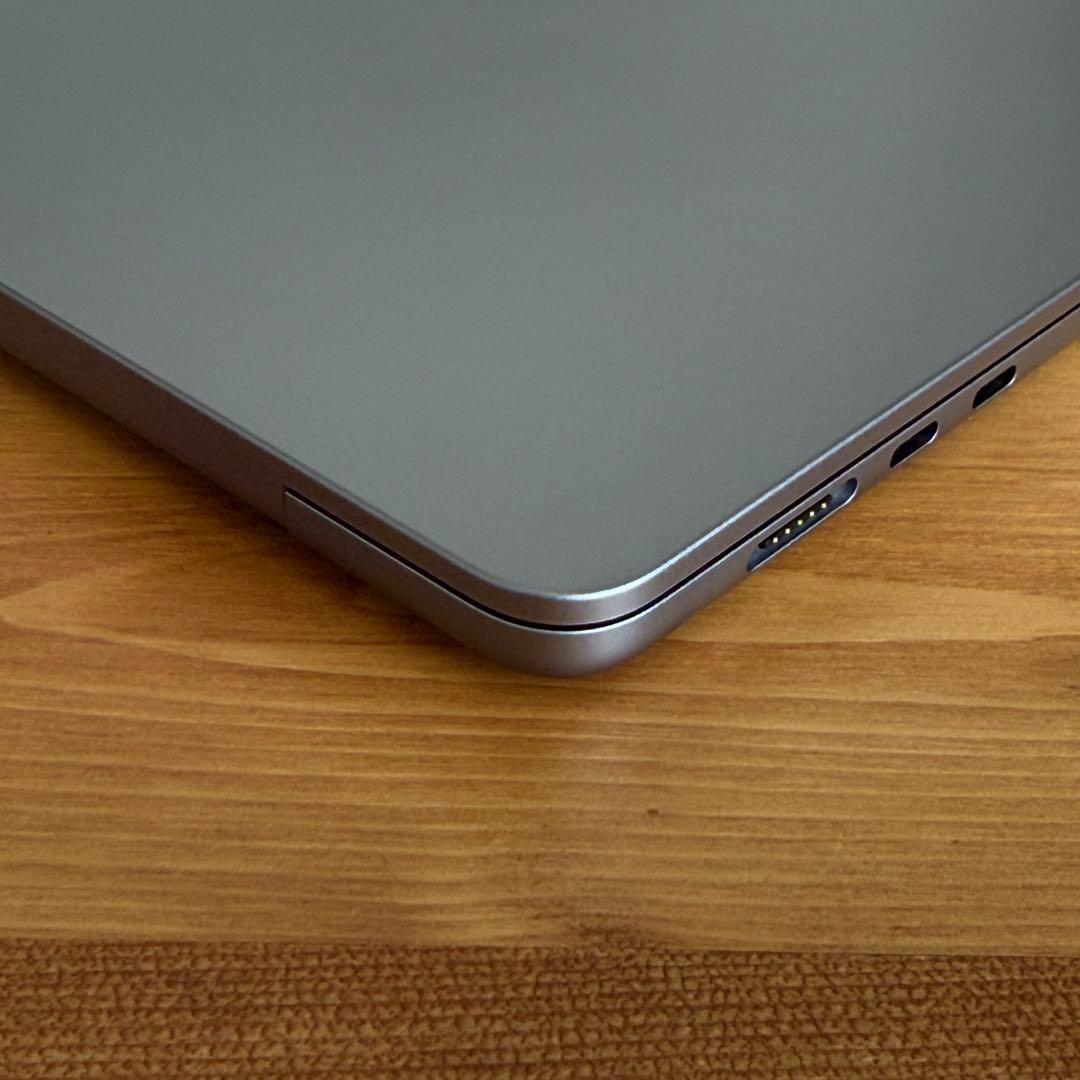 MacBook Air M3 15インチ 16GB 512GB スペースグレー
