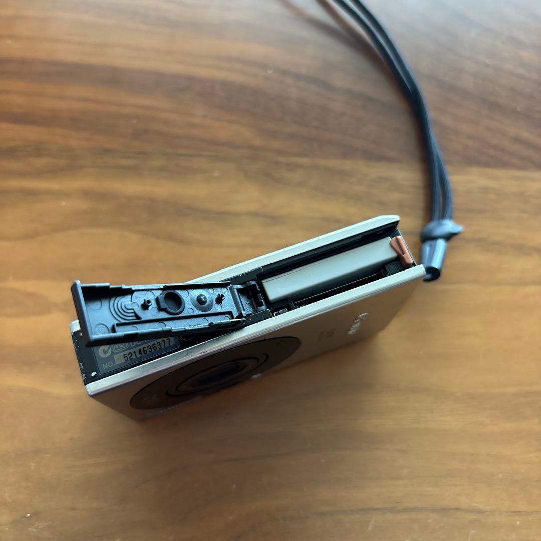 Canon IXYDigital10 コンパクトデジタルカメラ　オールドコンデジ