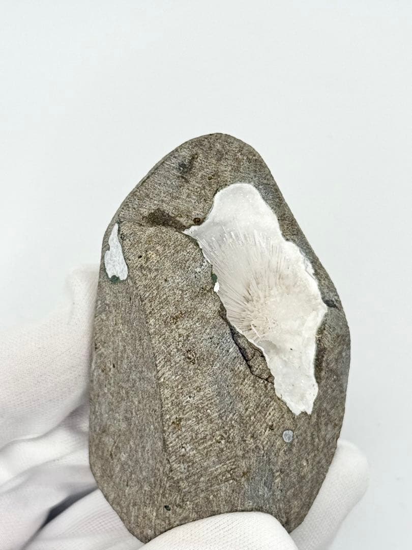 スコレサイト　スコレス沸石　原石　鉱物標本　ゼオライト　オケナイト　天然石