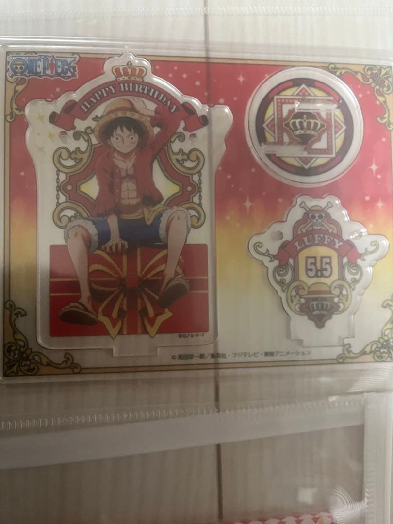 ONE PIECE 誕生日　ルフィ　アクリルスタンド、缶バッジセット
