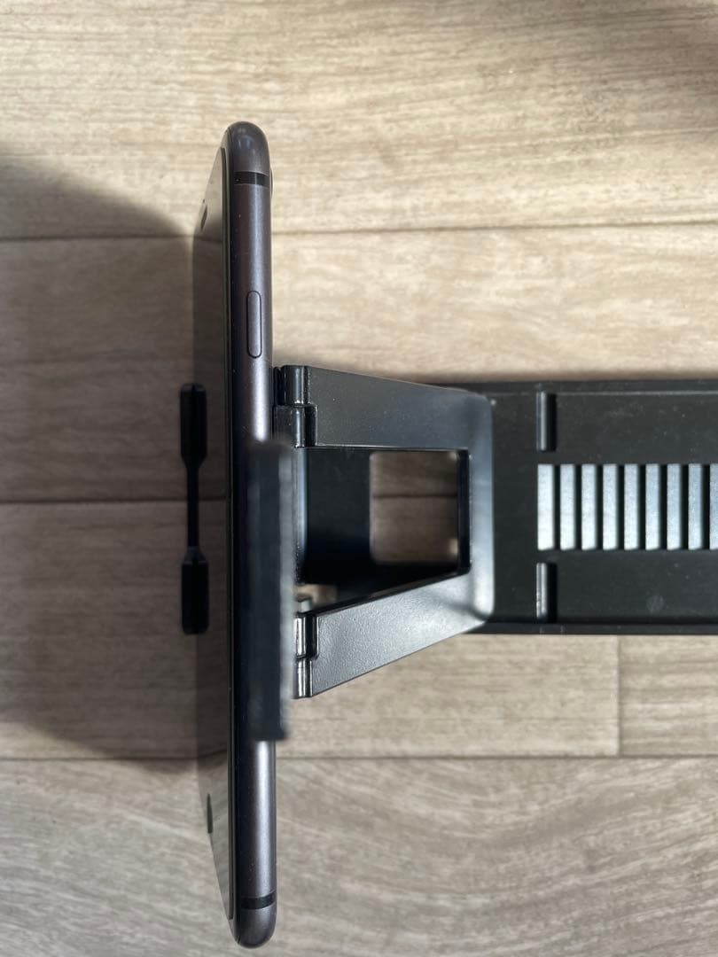 iPhone 8 64GB スペースグレー　美品、付属品あり