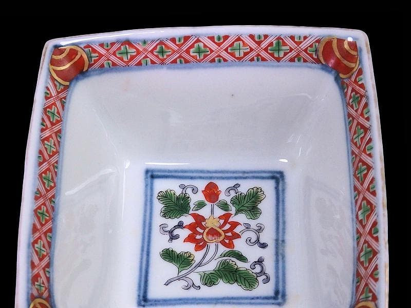 大聖寺伊万里　金襴手　牡丹に岩　獅子に牡丹の図　四方角向付　B335AS-CVg