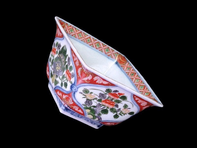 大聖寺伊万里　金襴手　牡丹に岩　獅子に牡丹の図　四方角向付　B335AS-CVg