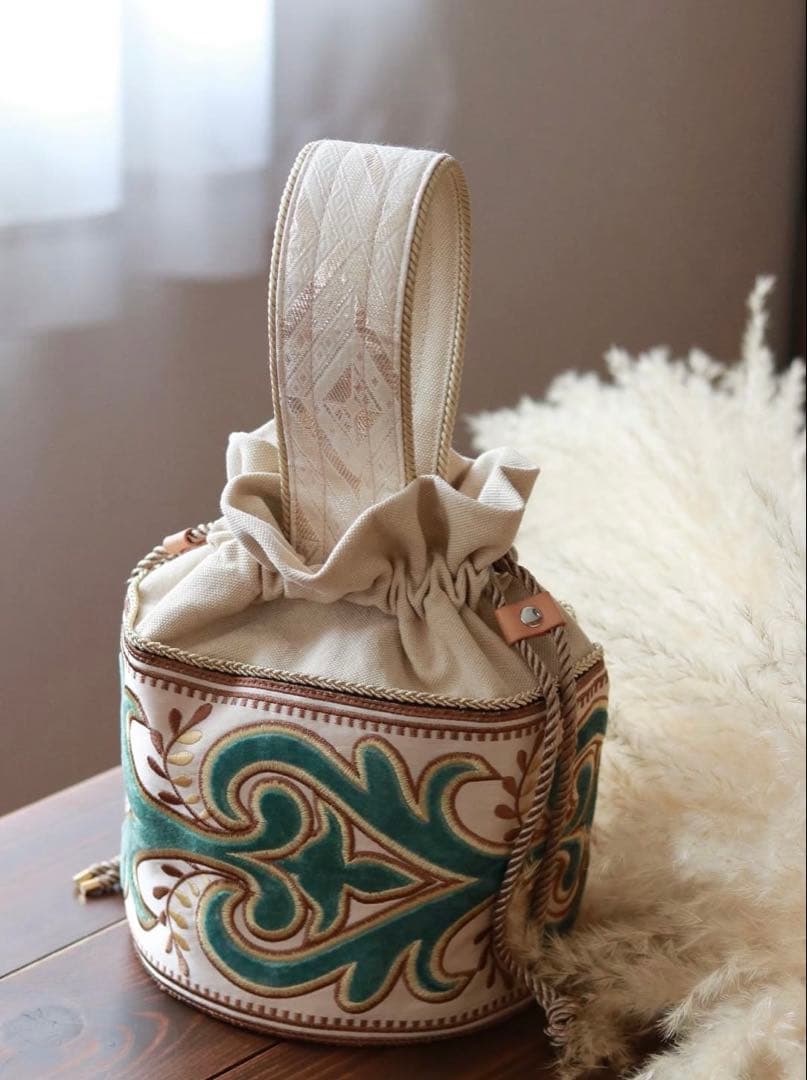 akua ハンドメイド 巾着バッグ