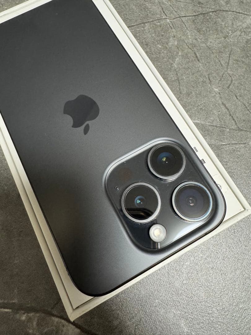 スマートフォン本体 iPhone 15 pro