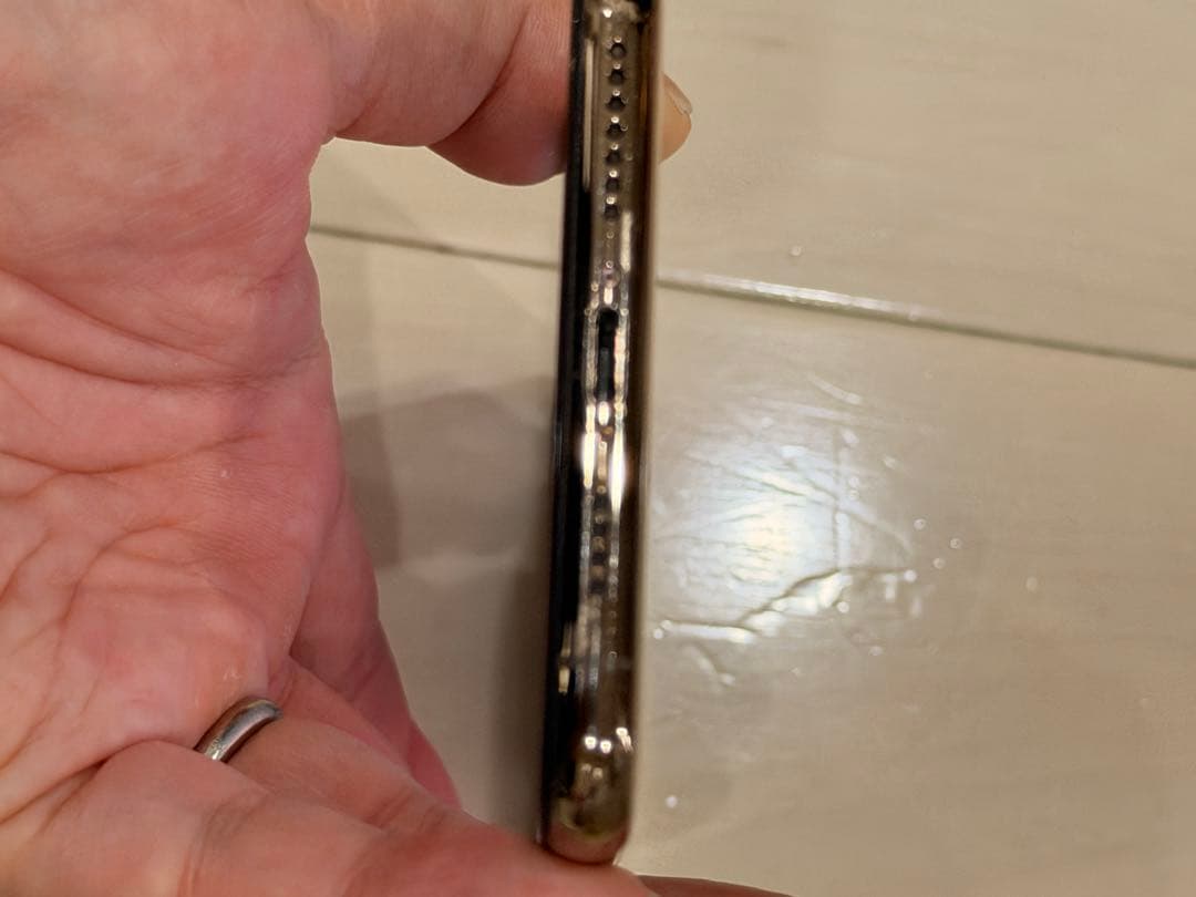 【画面割れあり】iPhone Xs ゴールド 256G本体　MT5F2LL/A