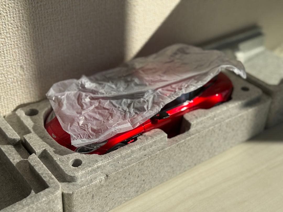 Xiaoguang Model 1/18 アストンマーティン　DB12