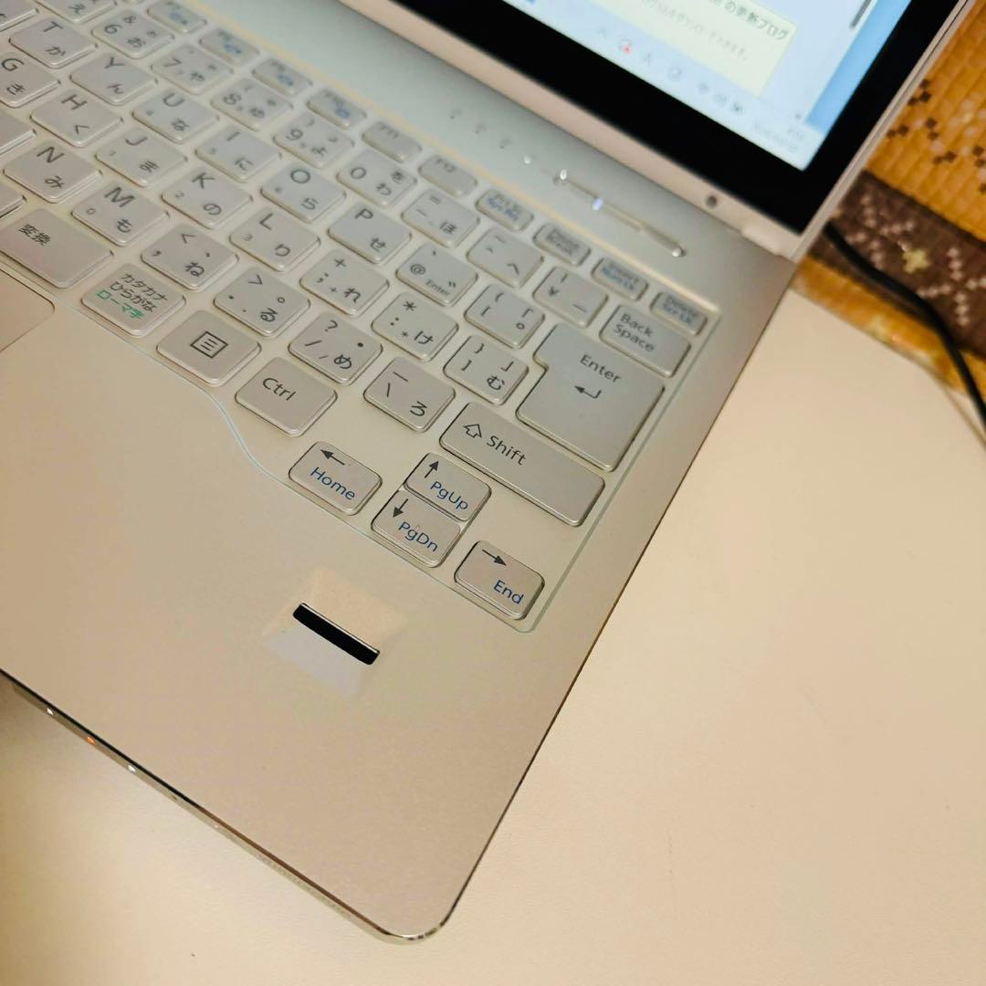 S204 富士通ノートパソコン i5タッチパネルSSD高速 Windows11