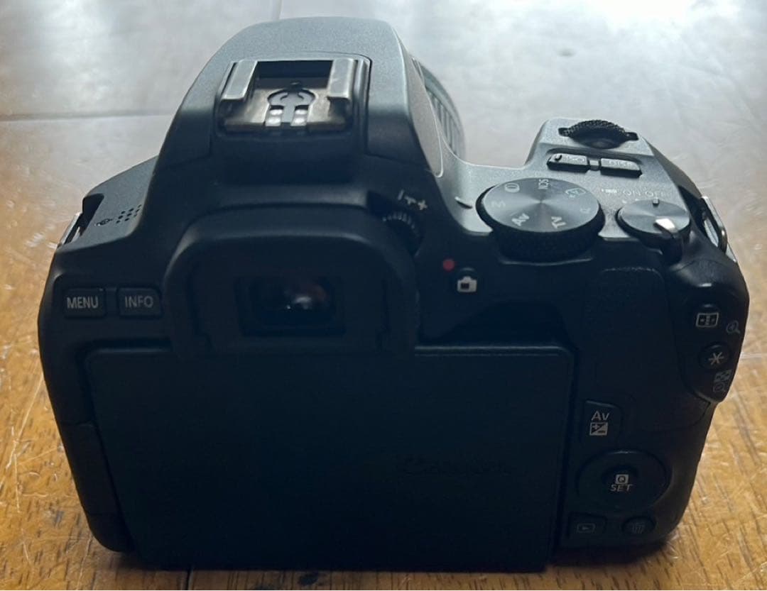 Canon EOS Kiss X10 レンズキット SDカード付 動作品