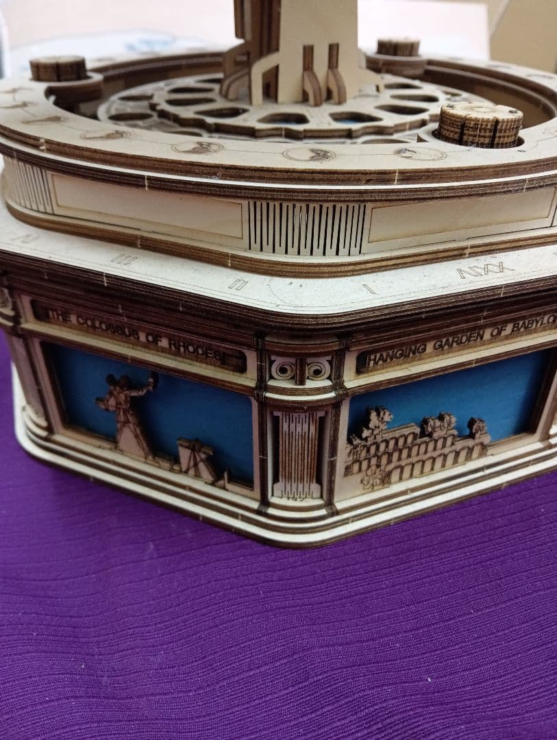 ３Ｄ型ウッドパネル地球儀高さ５３センチX胴経９５センチ大サイズ完成品オブジェ置物