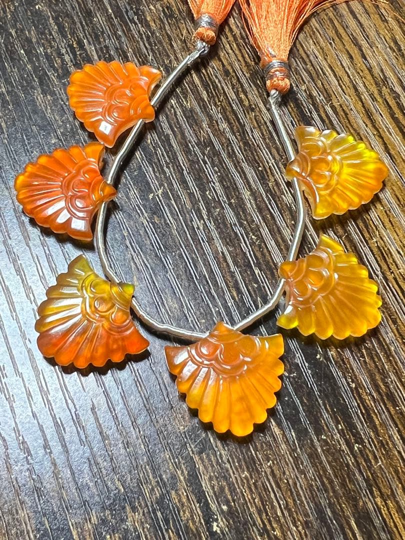 カーネリアン　トリプレット　両面　フリル　カービング　14kgf ピアス