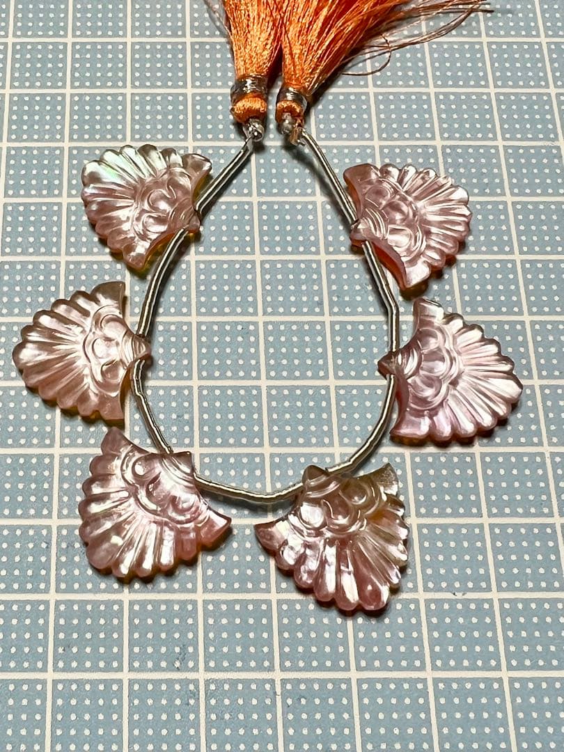 カーネリアン　トリプレット　両面　フリル　カービング　14kgf ピアス