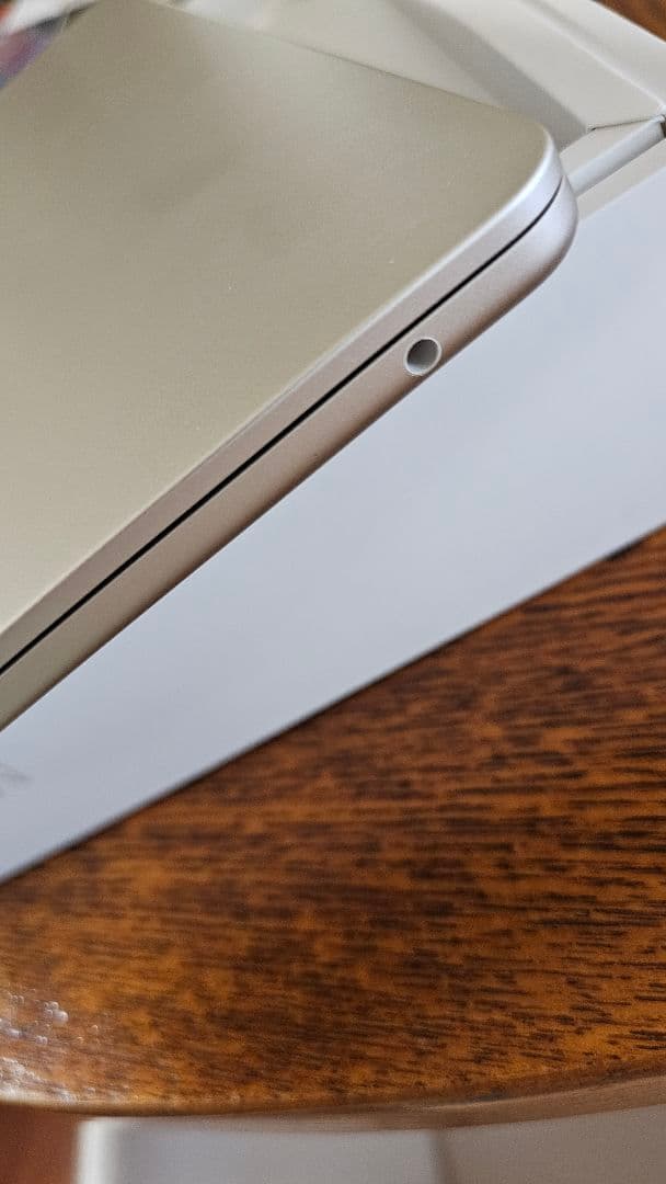 MacBook Air M2 13.6インチ 2022年モデル バッテリー修理