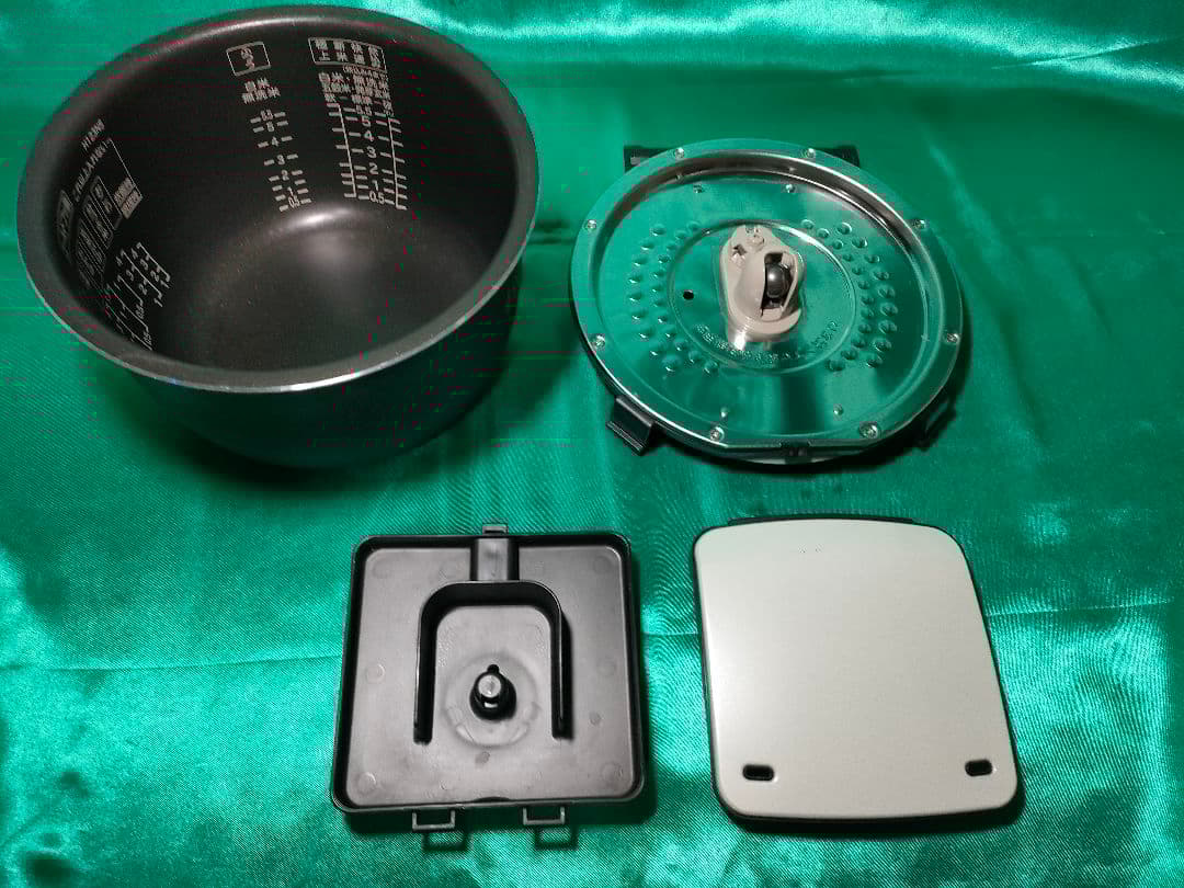 【状態良好】日立ＩＨ炊飯器 5.5合 RZ-SV100K パールホワイト 保証付