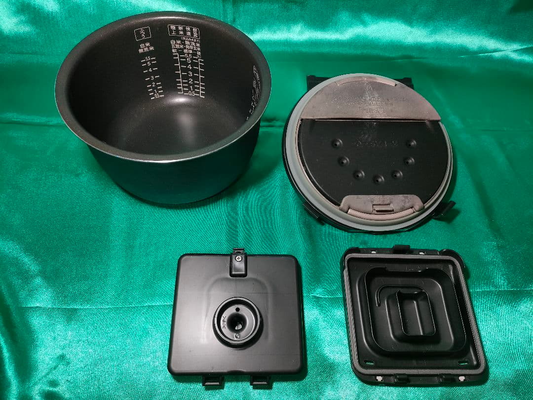 【状態良好】日立ＩＨ炊飯器 5.5合 RZ-SV100K パールホワイト 保証付