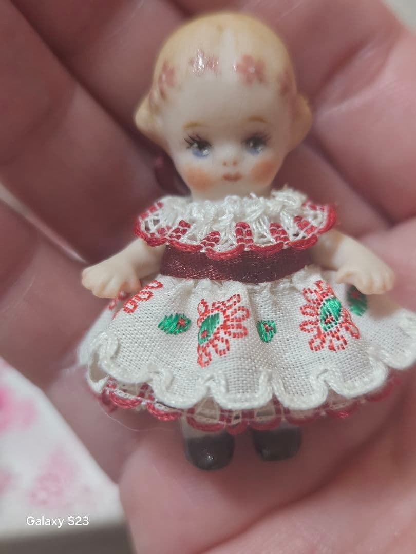 お針こ堂さん作品、ミニチュアビスクドール