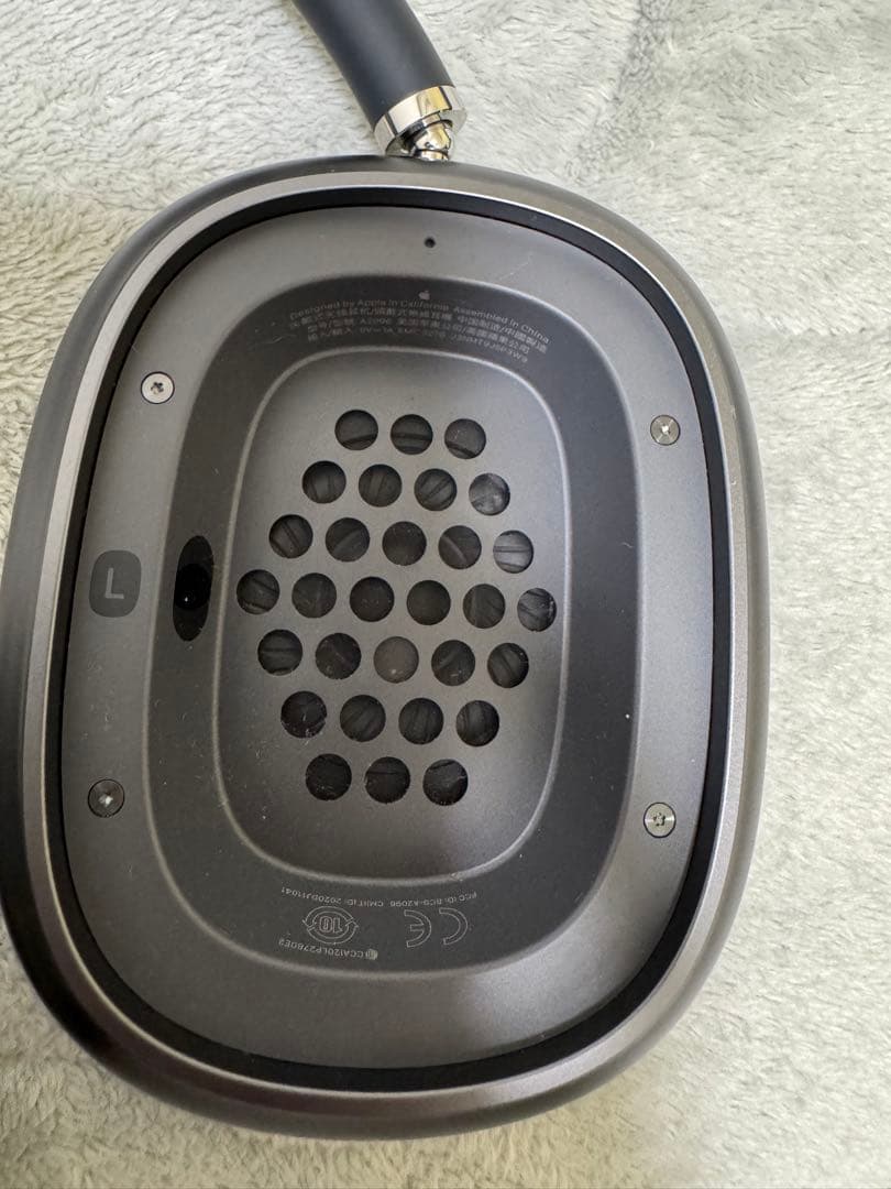 AirPods Max ブラック 本体、箱付き。