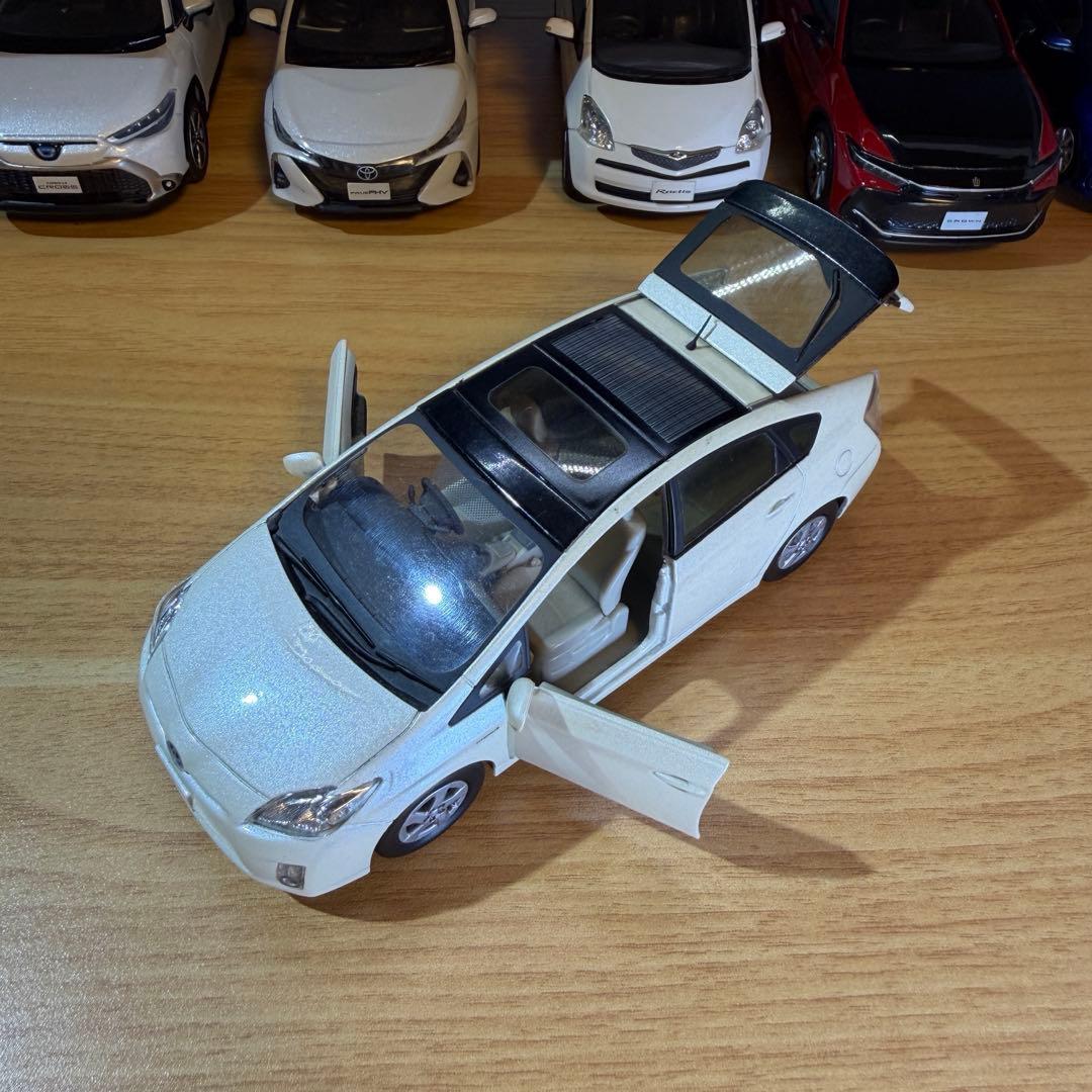 【非売品】トヨタ プリウス カラーサンプルミニカー 1/30