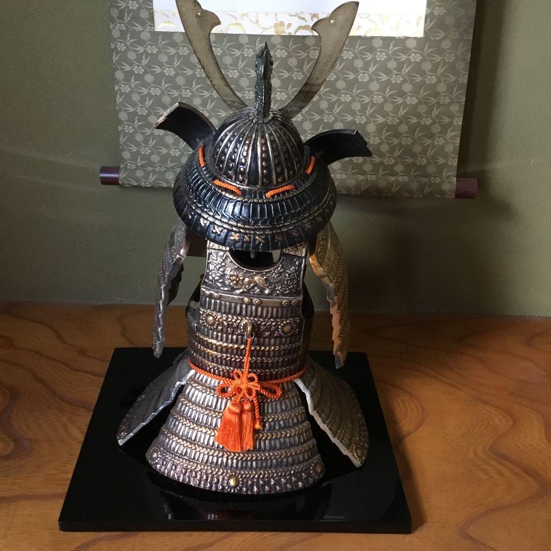 高級美術品　鎧置物　台付き