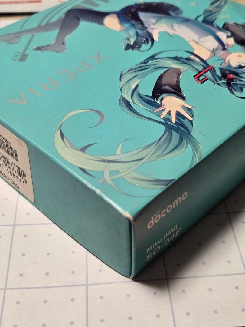docomo Xperia 初音ミクデザイン SO-04E 箱付