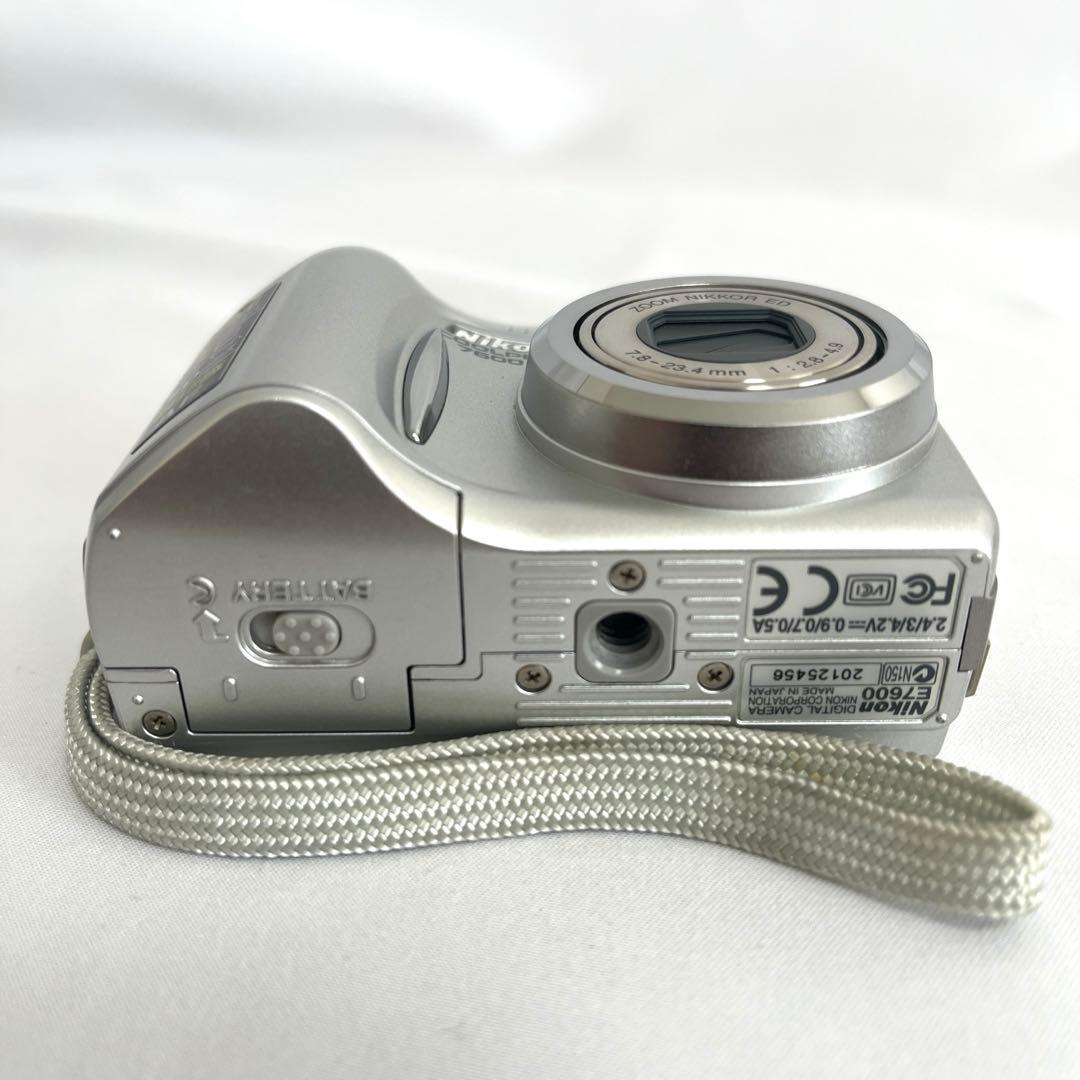 Nikon CoolPix E7600 単三電池駆動